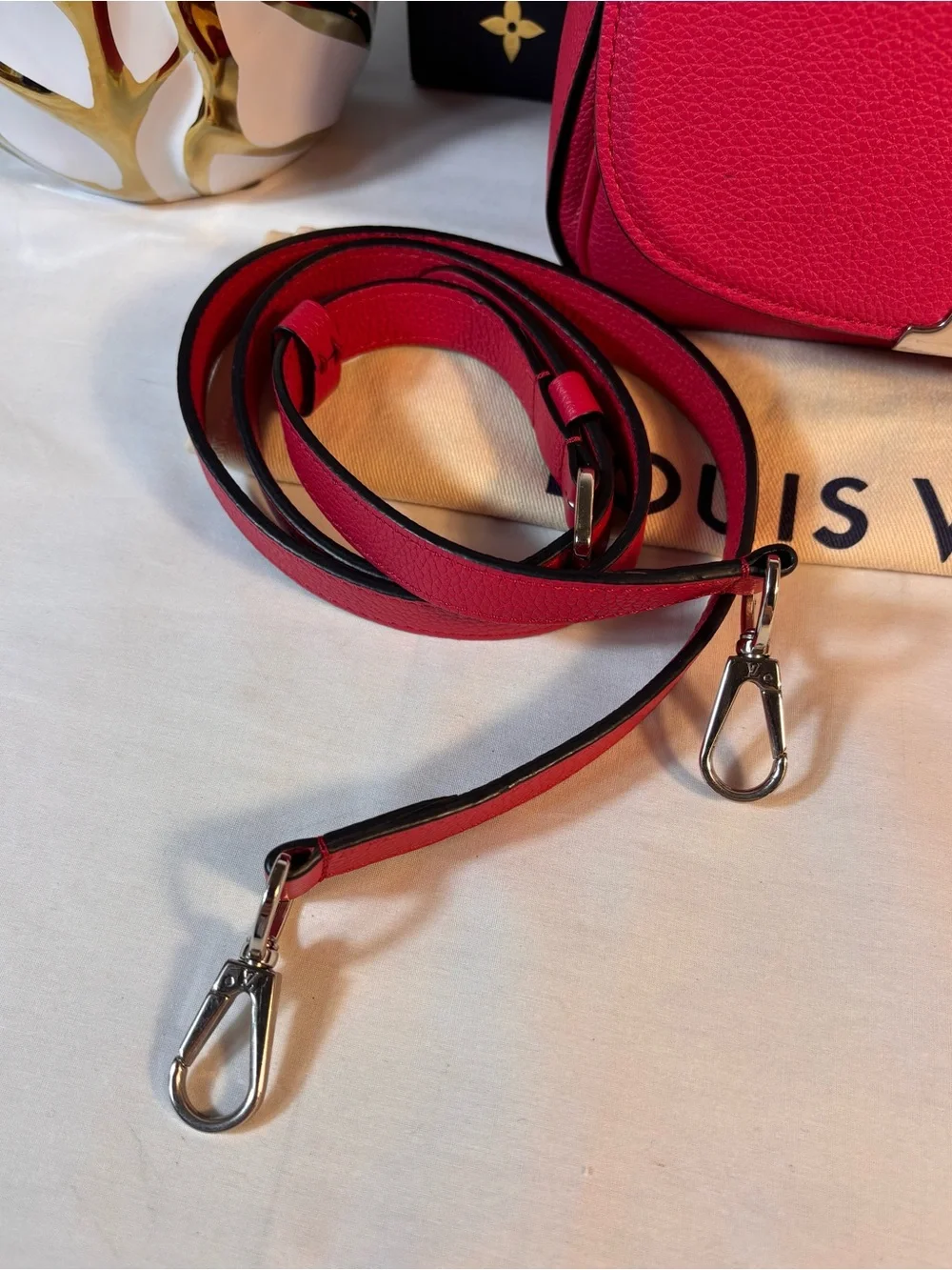 Louis Vuitton Neo Vivienne Fuchsia